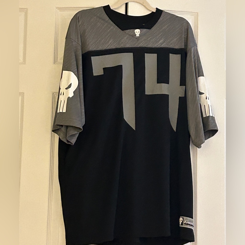 The Punisher Marvel #74 Football Jersey Mesh Men's Size XL Mad Engine